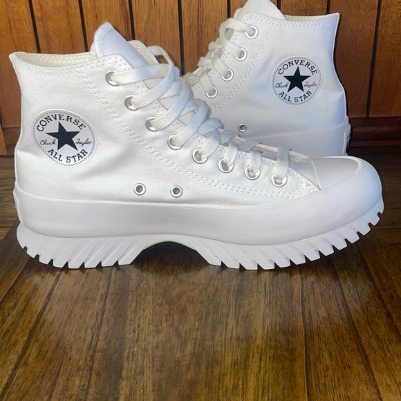 SOLD NEW CONVERSE CHUCK TAYLOR ALL STAR WHITE SIZE 9 .WOMEN 7 MENS - Picture 5 of 16